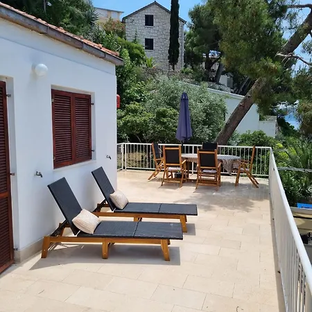House Hotel *
