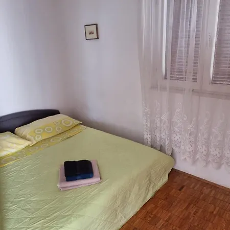 Hotel House *